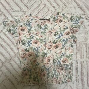 Abercrombie and Fitch Flutter Sleeve Floral Crop Top Size Small